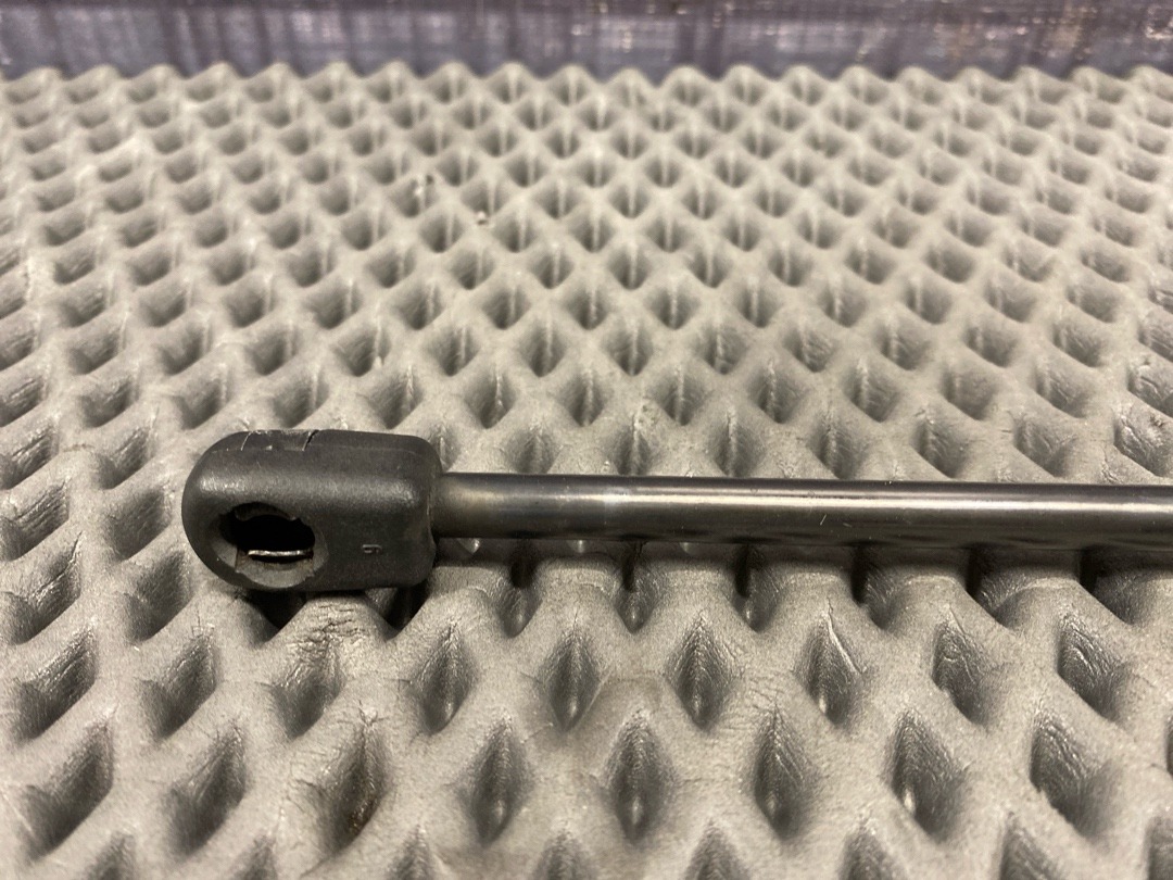 Амортизатор багажника, 650 рублей, Красноярск