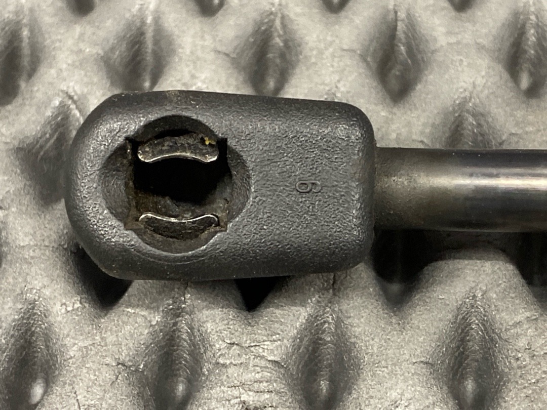 Амортизатор багажника, 650 рублей, Красноярск