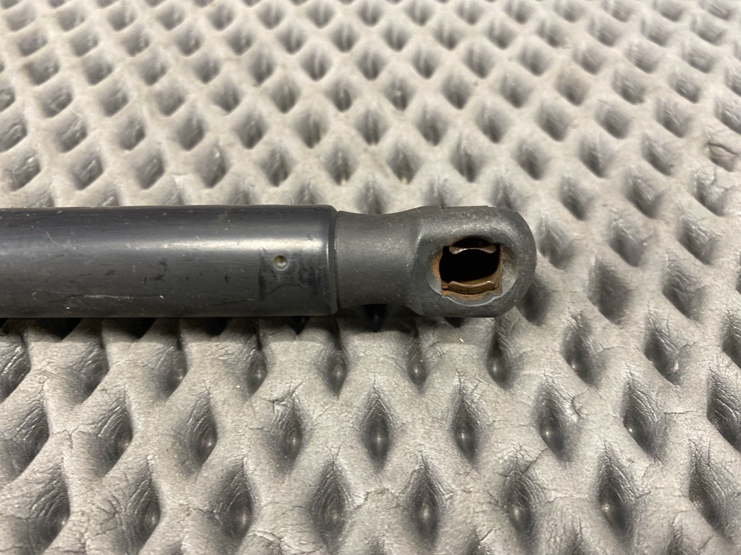 Амортизатор багажника, 650 рублей, Красноярск