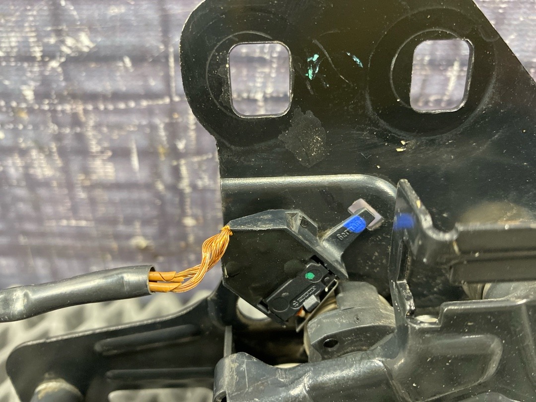 Замок капота, 1920 рублей, Красноярск