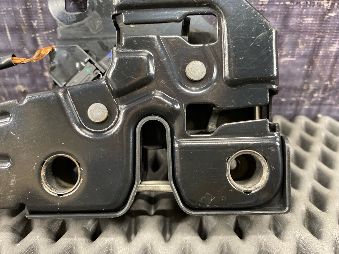 Замок капота, 1920 рублей, Красноярск