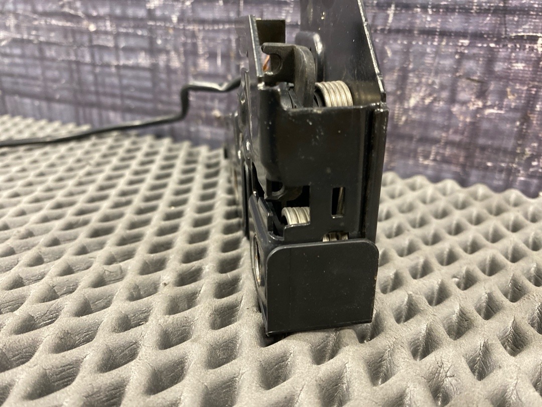 Замок капота, 1920 рублей, Красноярск