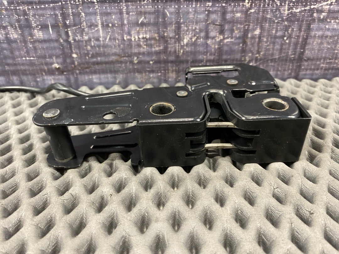 Замок капота, 1920 рублей, Красноярск