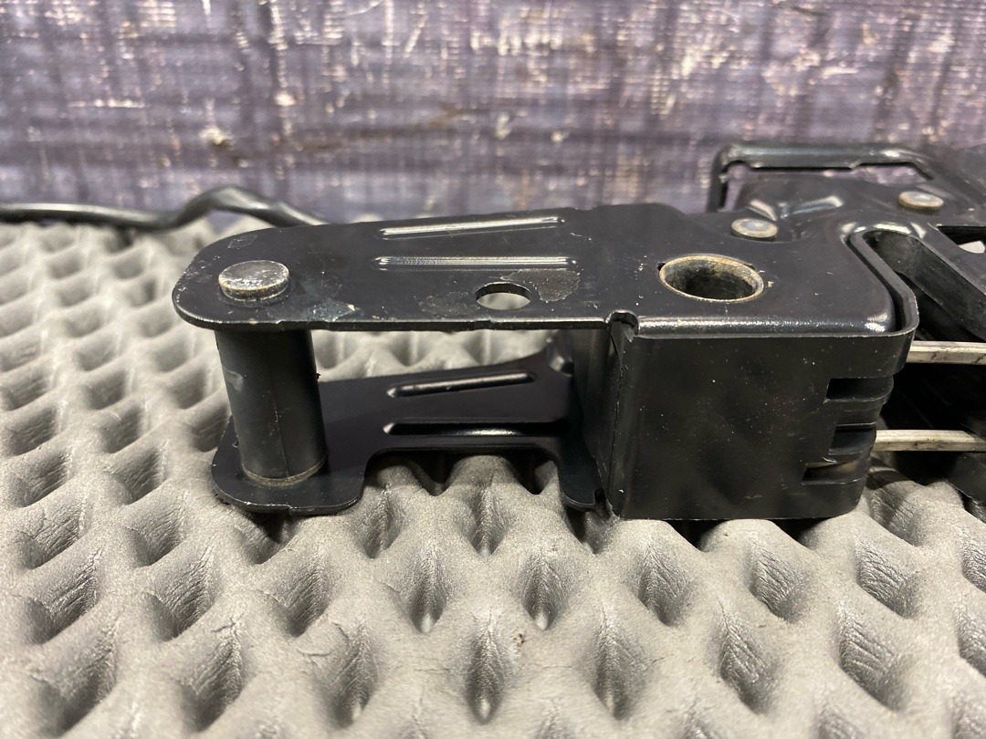 Замок капота, 1920 рублей, Красноярск