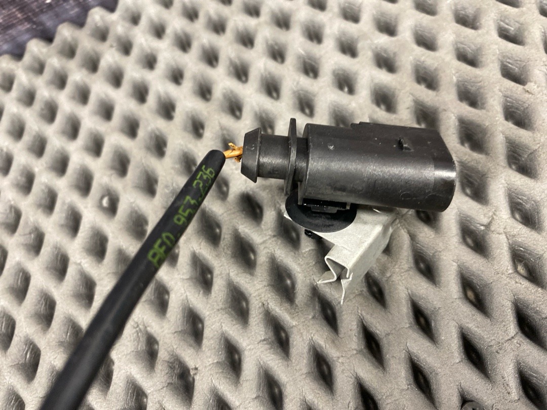 Замок капота, 1920 рублей, Красноярск