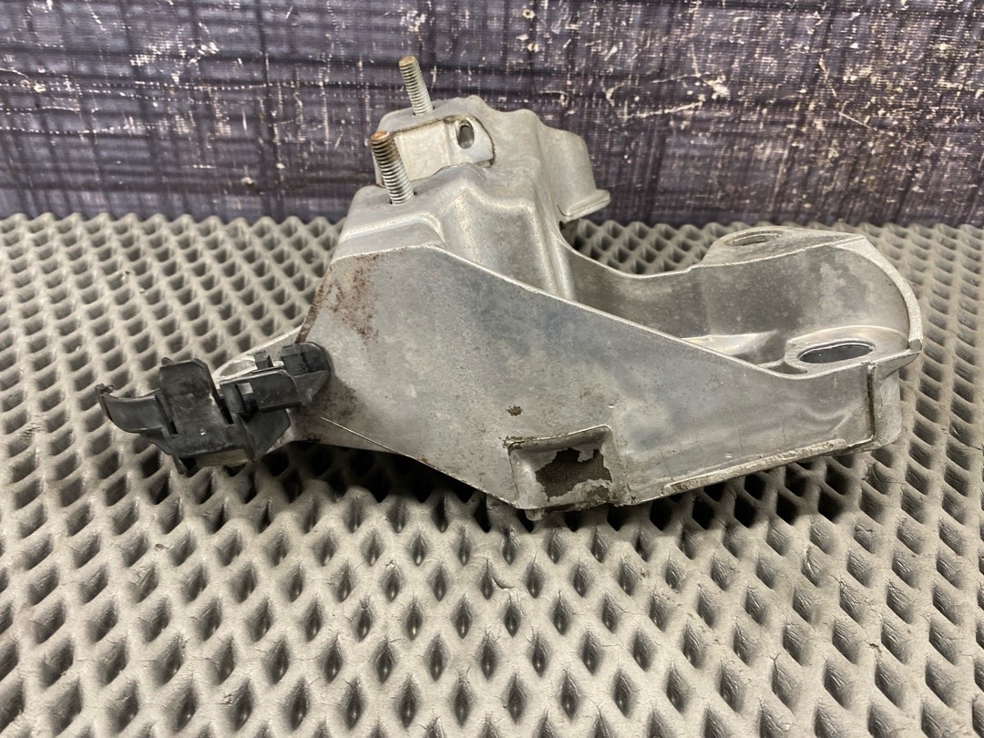 Кронштейн двигателя, 1210 рублей, Красноярск