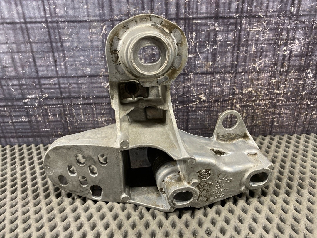 Кронштейн двигателя, 1210 рублей, Красноярск