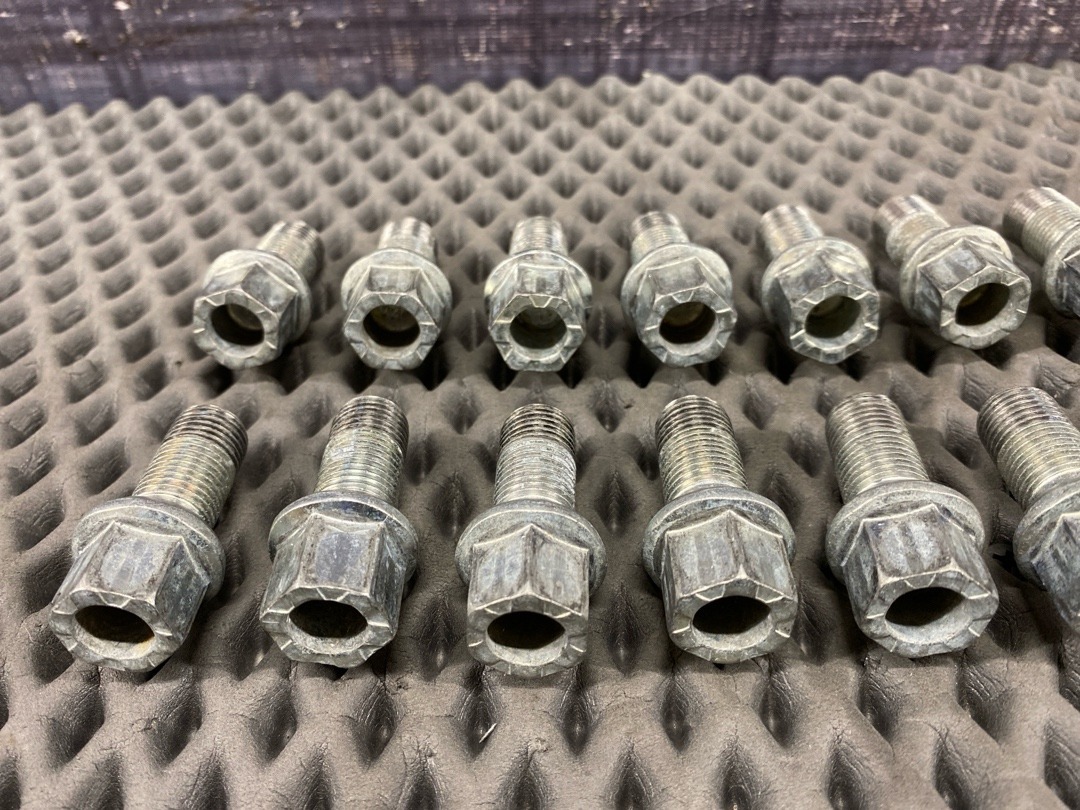 Комплект колесных болтов, 3210 рублей, Красноярск