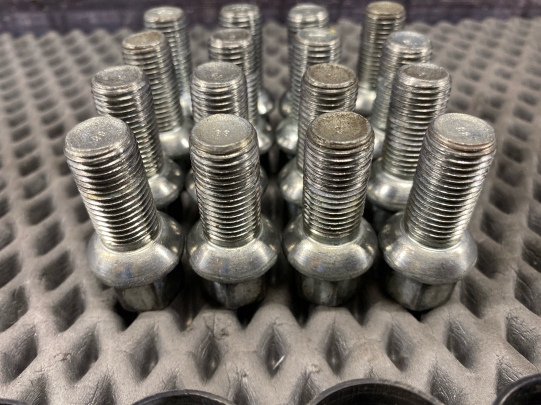 Комплект колесных болтов, 3210 рублей, Красноярск