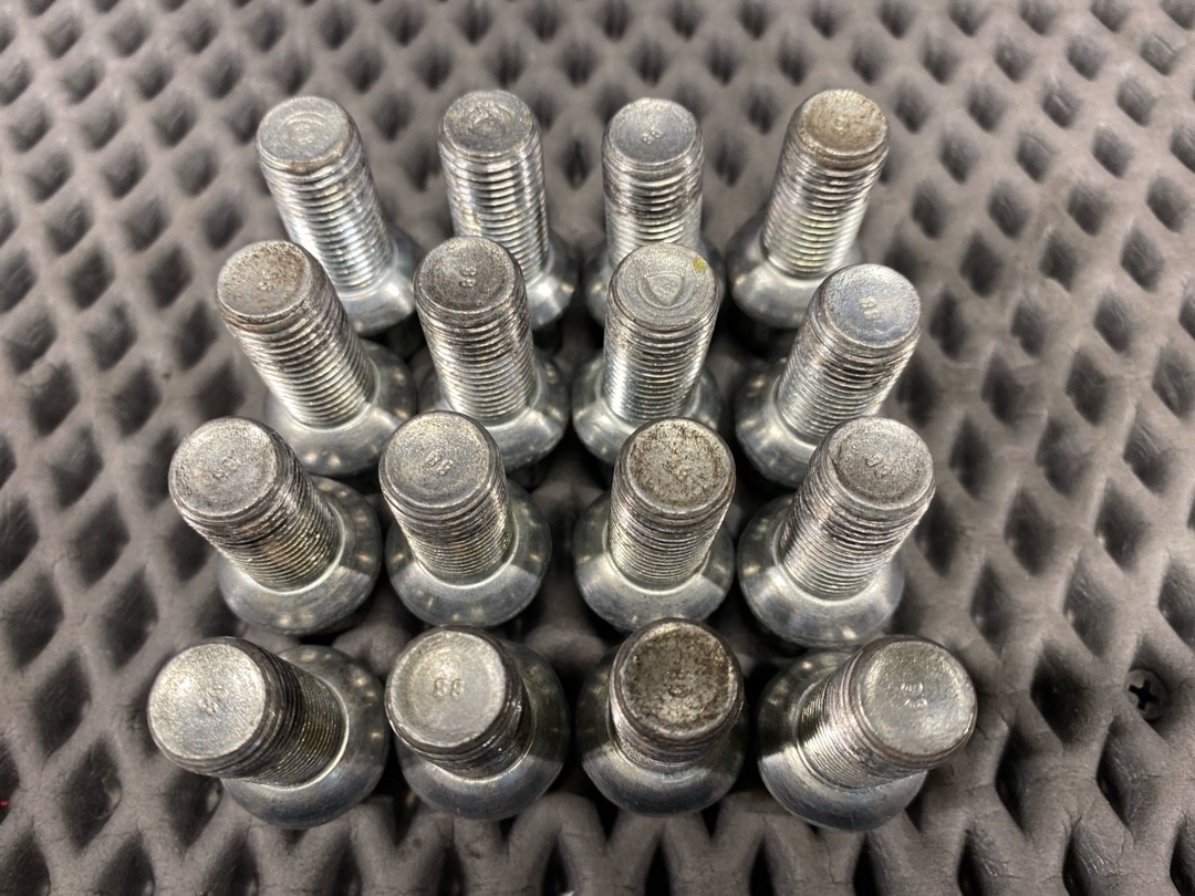 Комплект колесных болтов, 3210 рублей, Красноярск