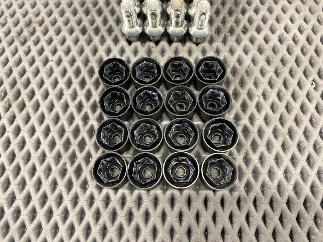 Комплект колесных болтов, 3210 рублей, Красноярск