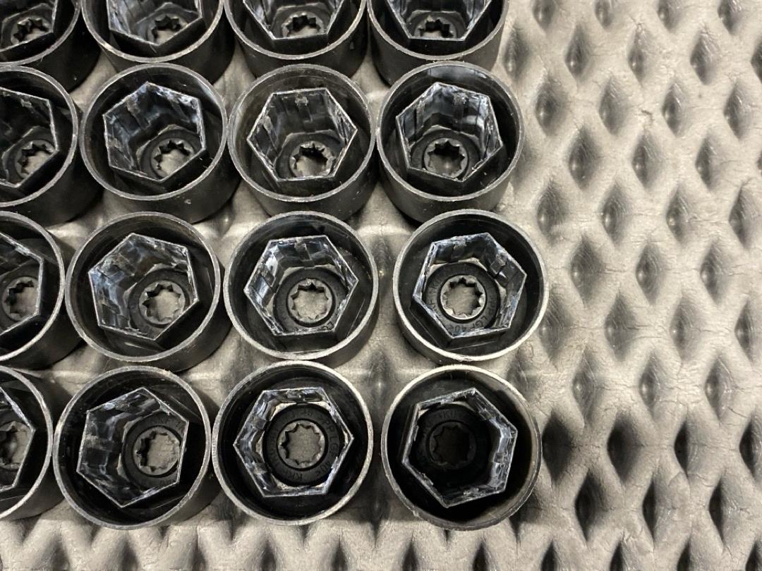 Комплект колесных болтов, 3210 рублей, Красноярск