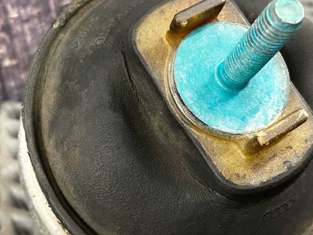 Подушка двигателя, 4240 рублей, Красноярск