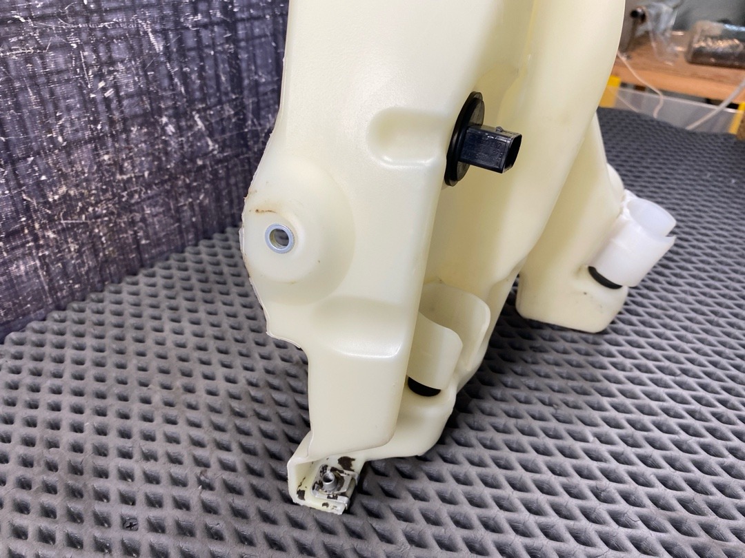 Бачок омывателя, 2960 рублей, Красноярск