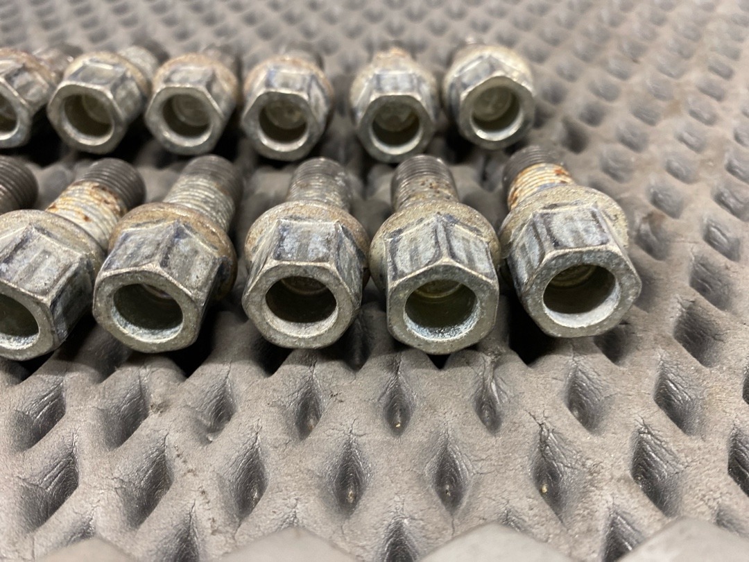 Комплект колесных болтов, 3340 рублей, Красноярск