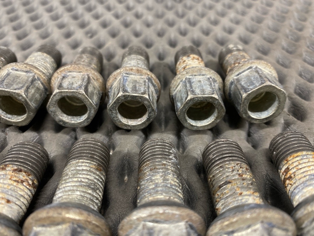 Комплект колесных болтов, 3340 рублей, Красноярск