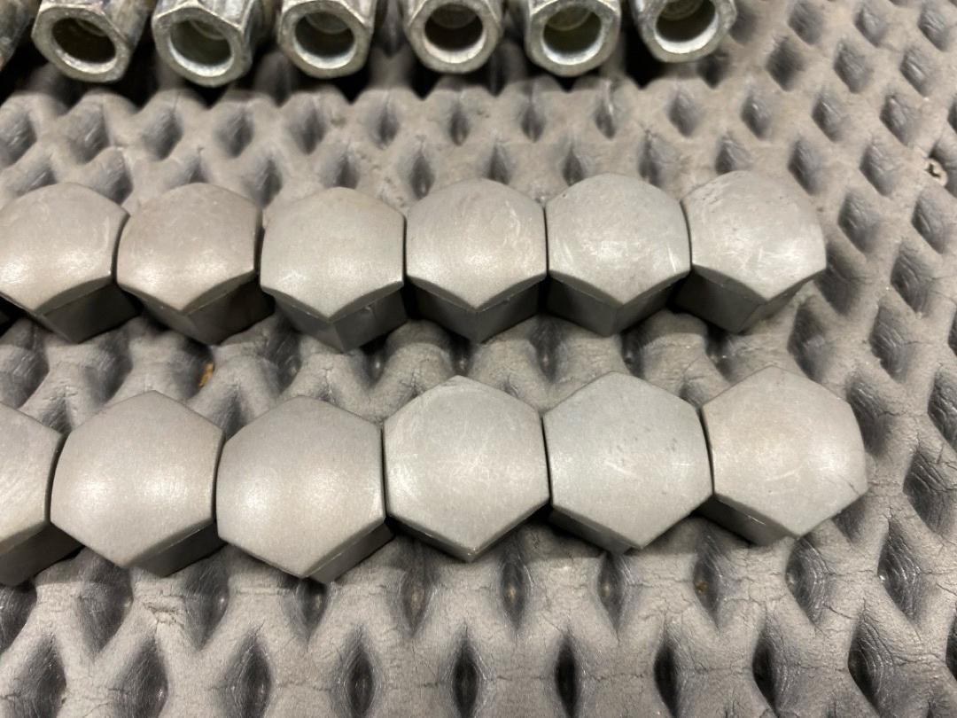 Комплект колесных болтов, 3340 рублей, Красноярск