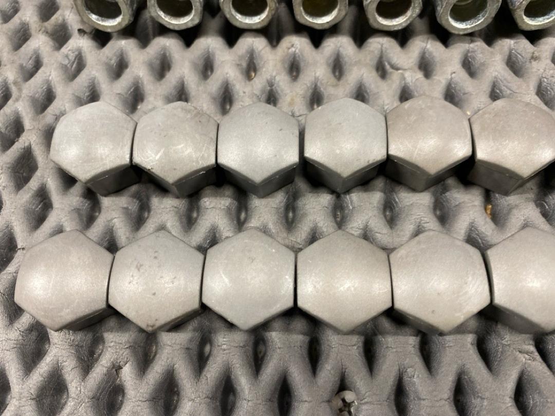 Комплект колесных болтов, 3340 рублей, Красноярск