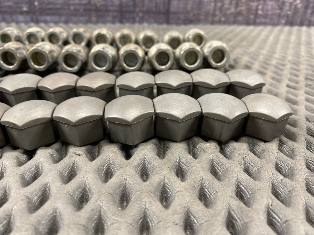 Комплект колесных болтов, 3340 рублей, Красноярск