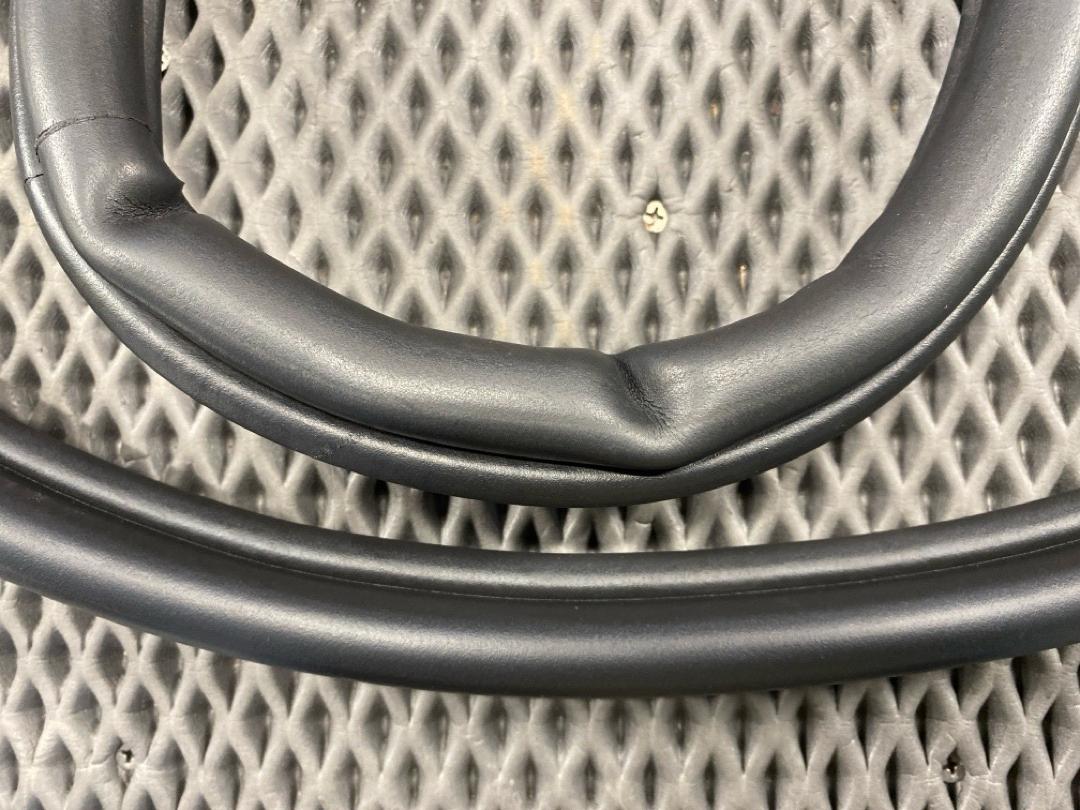 Уплотнитель крышки багажника, 1980 рублей, Красноярск