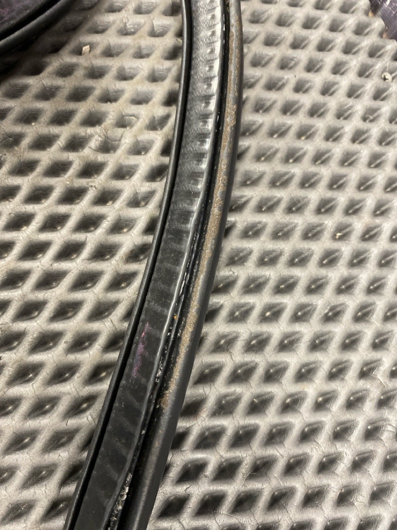 Уплотнитель крышки багажника, 1980 рублей, Красноярск