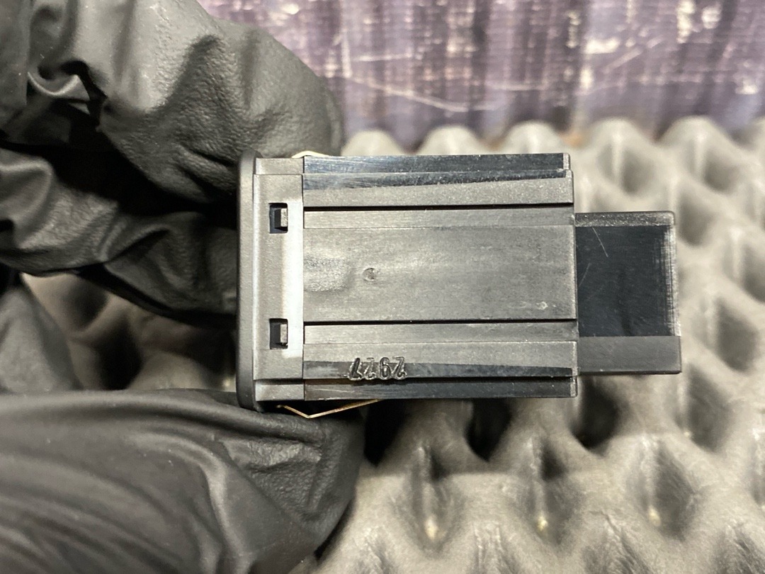 Кнопка яркости подсветки, 520 рублей, Красноярск