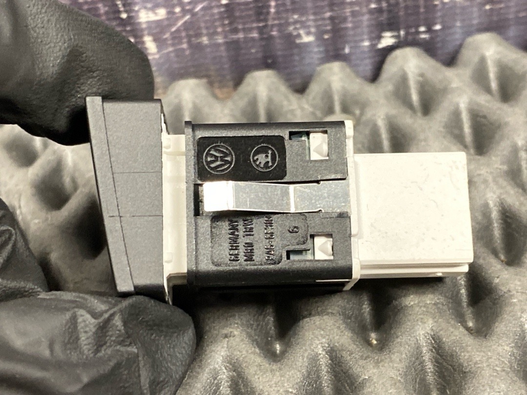 Кнопка ESP, 970 рублей, Красноярск