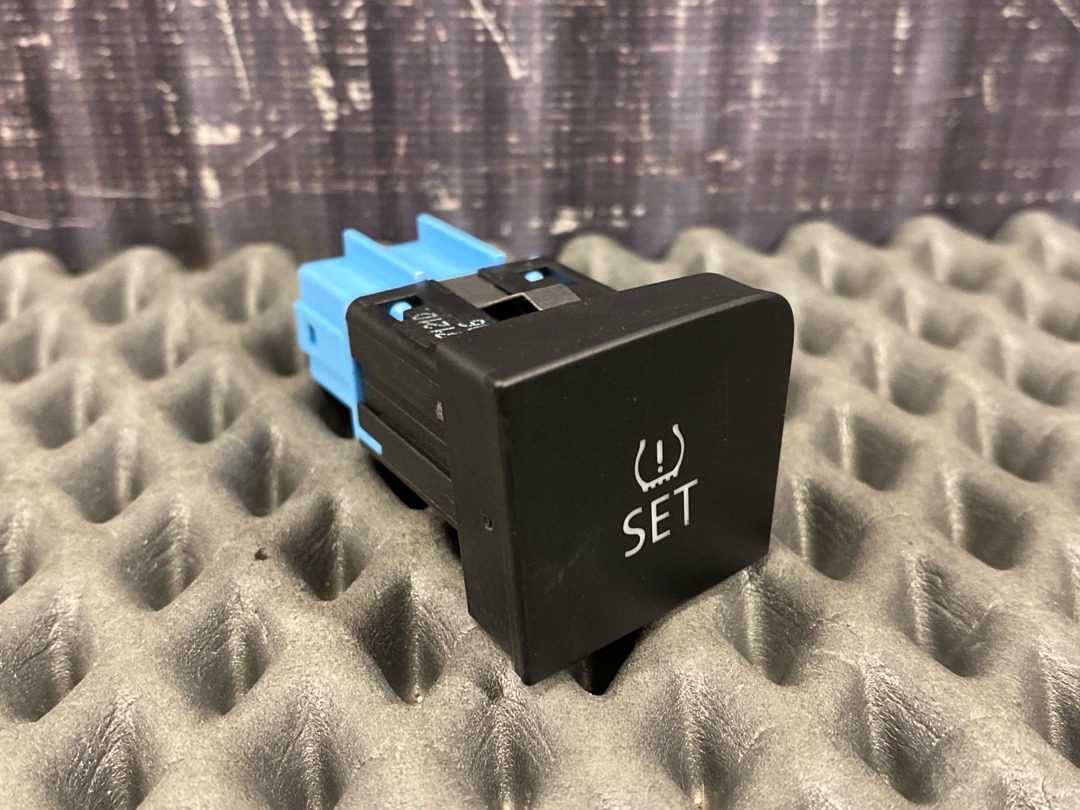 Кнопка салона, 620 рублей, Красноярск