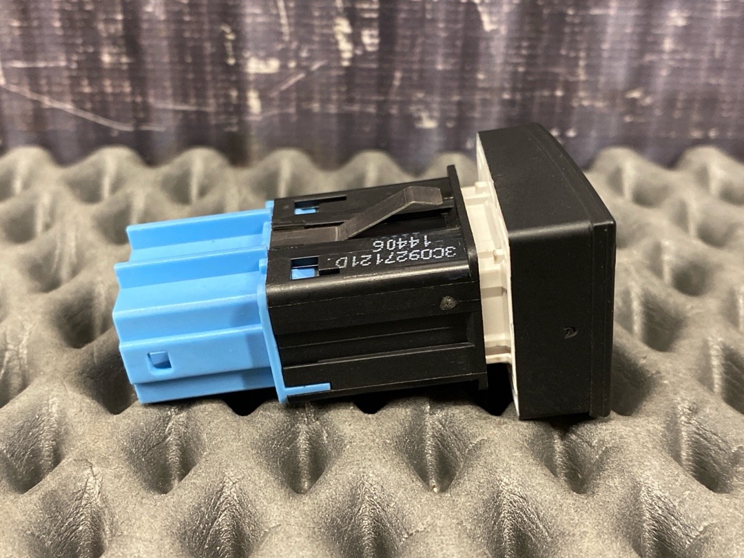 Кнопка салона, 620 рублей, Красноярск