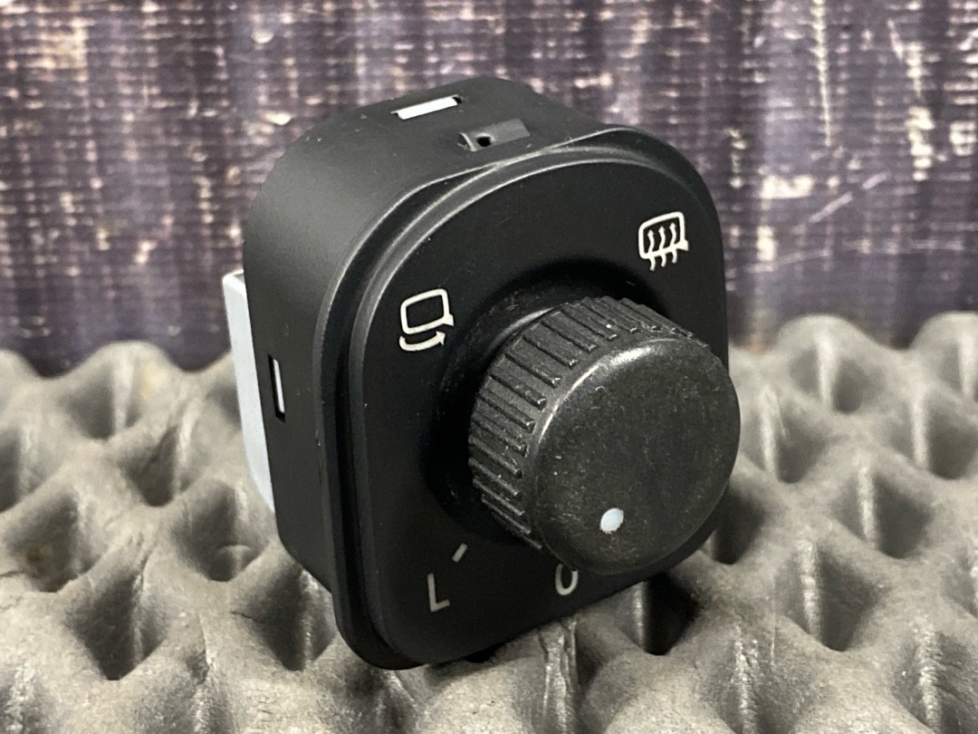 Кнопка регулировки зеркал, 1420 рублей, Красноярск