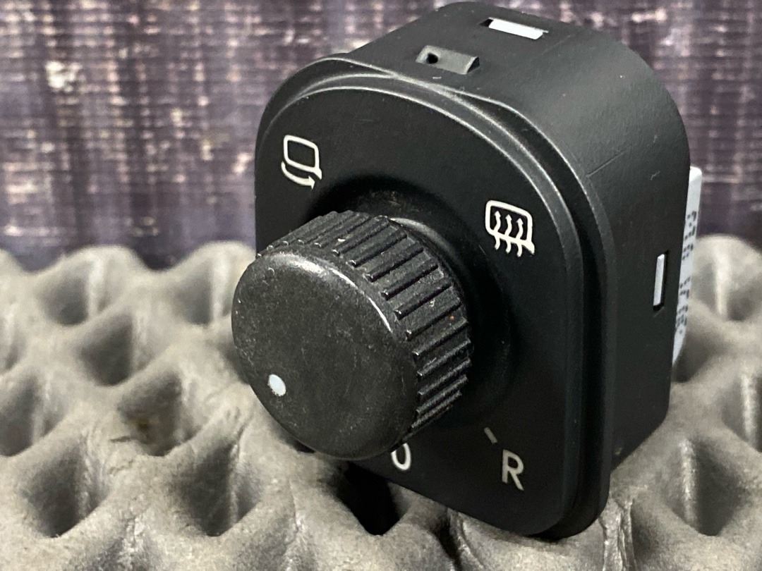 Кнопка регулировки зеркал, 1420 рублей, Красноярск