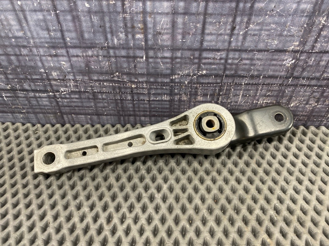 Опора двигателя, 970 рублей, Красноярск