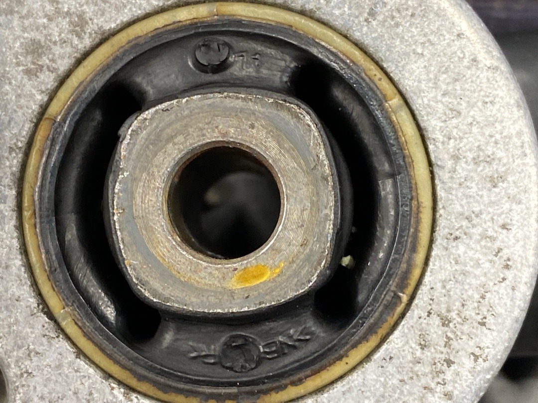 Опора двигателя, 970 рублей, Красноярск