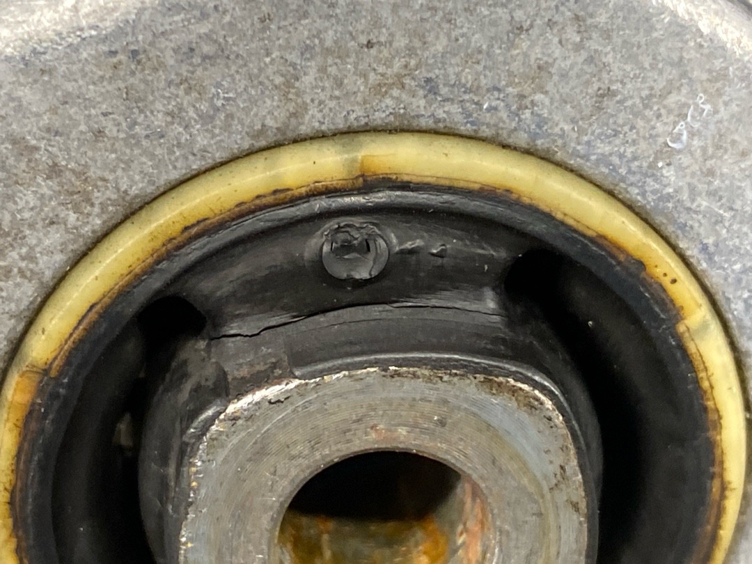 Опора двигателя, 970 рублей, Красноярск