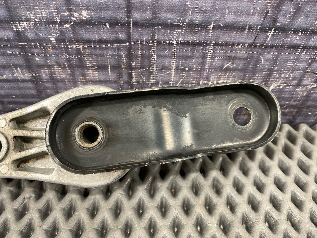 Опора двигателя, 970 рублей, Красноярск