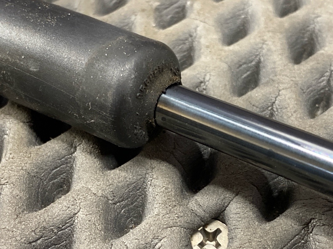 Амортизатор капота, 1210 рублей, Красноярск