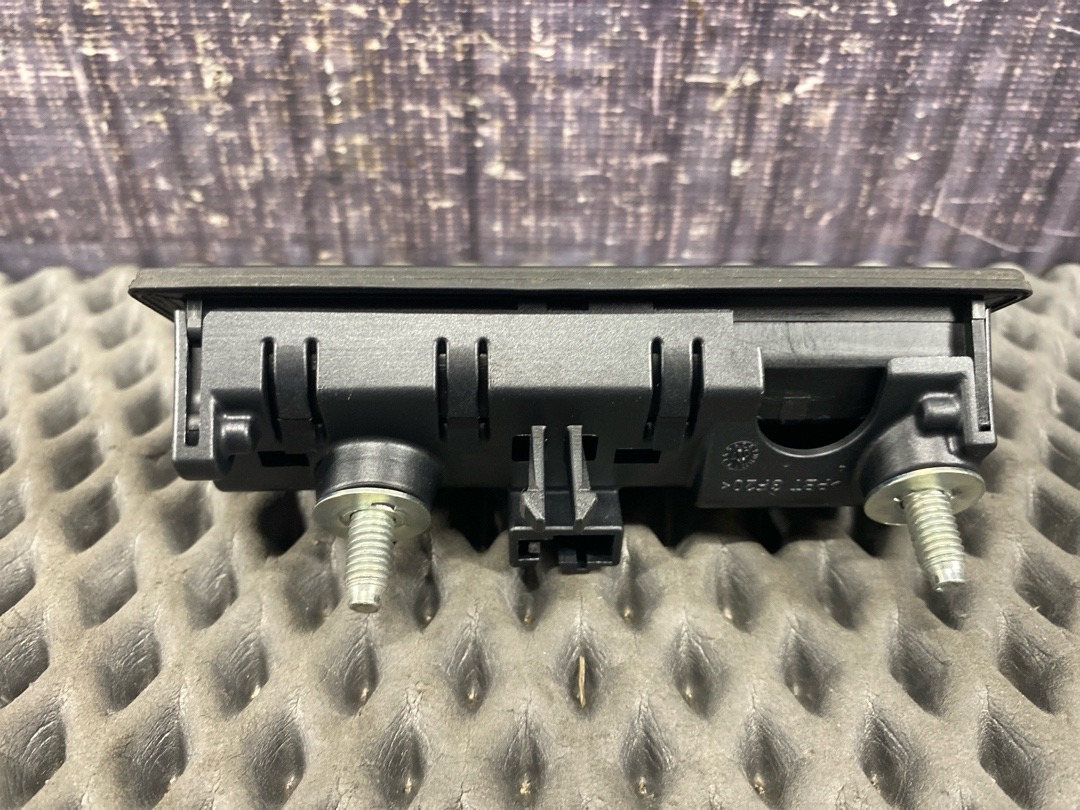 Кнопка открывания багажника, 1860 рублей, Красноярск