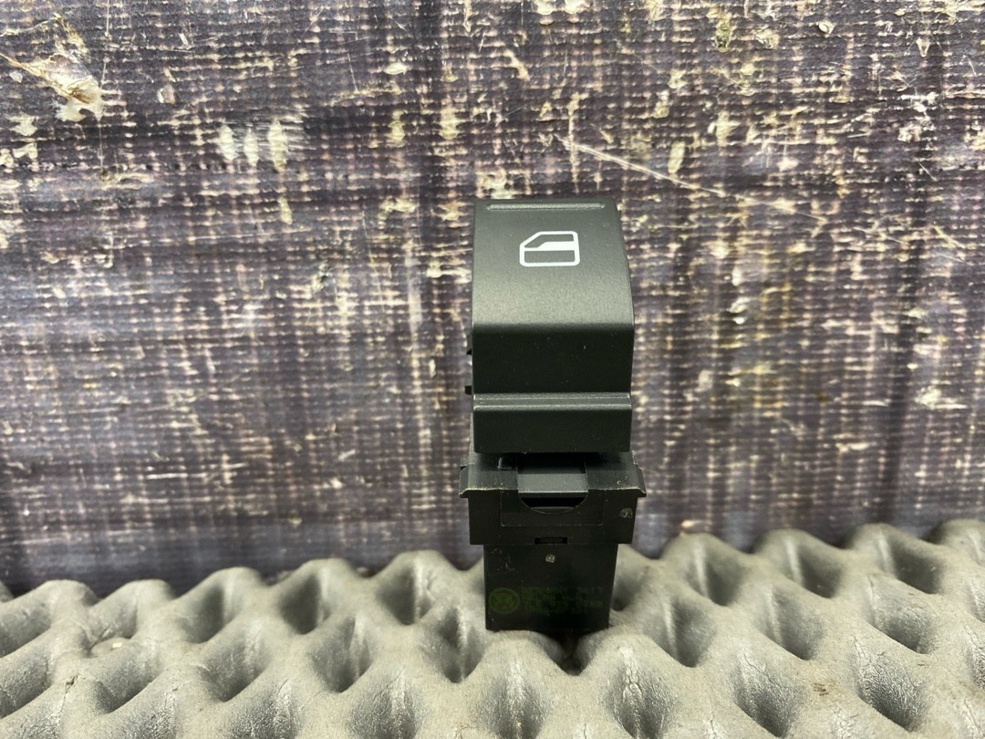 Кнопка стеклоподъемника, 730 рублей, Красноярск