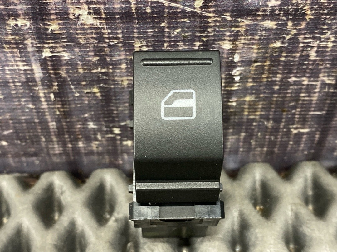 Кнопка стеклоподъемника, 730 рублей, Красноярск