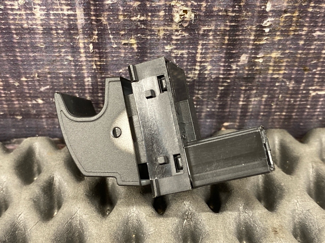 Кнопка стеклоподъемника, 730 рублей, Красноярск