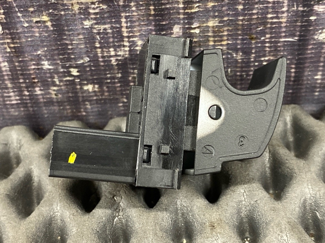 Кнопка стеклоподъемника, 730 рублей, Красноярск