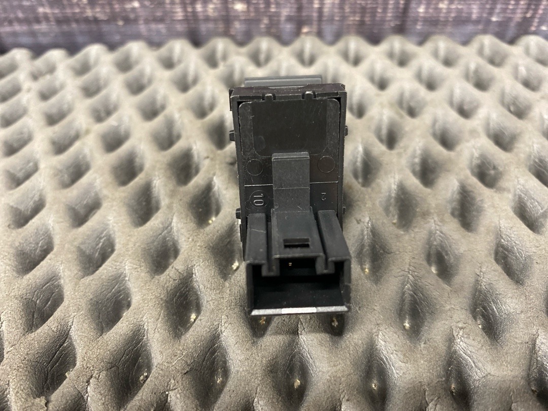 Кнопка стеклоподъемника, 730 рублей, Красноярск