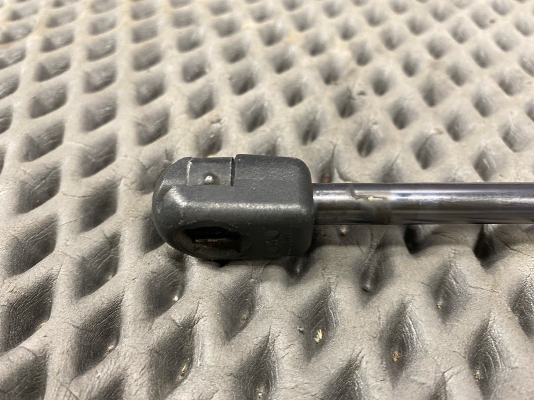 Амортизатор багажника, 880 рублей, Красноярск