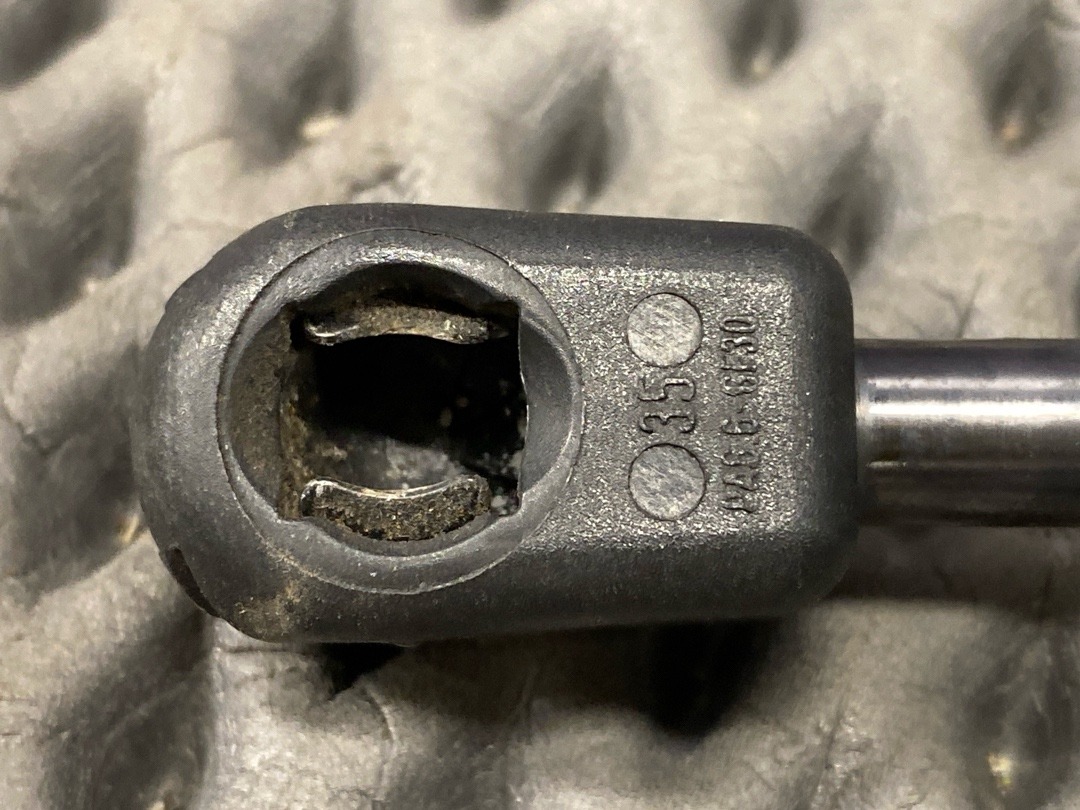 Амортизатор багажника, 880 рублей, Красноярск