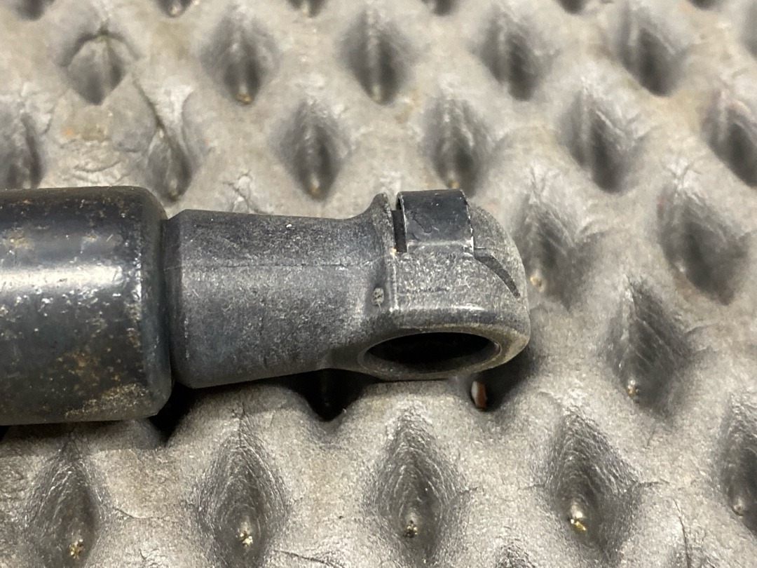 Амортизатор багажника, 880 рублей, Красноярск