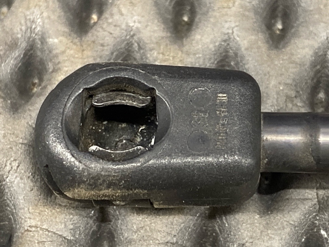 Амортизатор багажника, 880 рублей, Красноярск