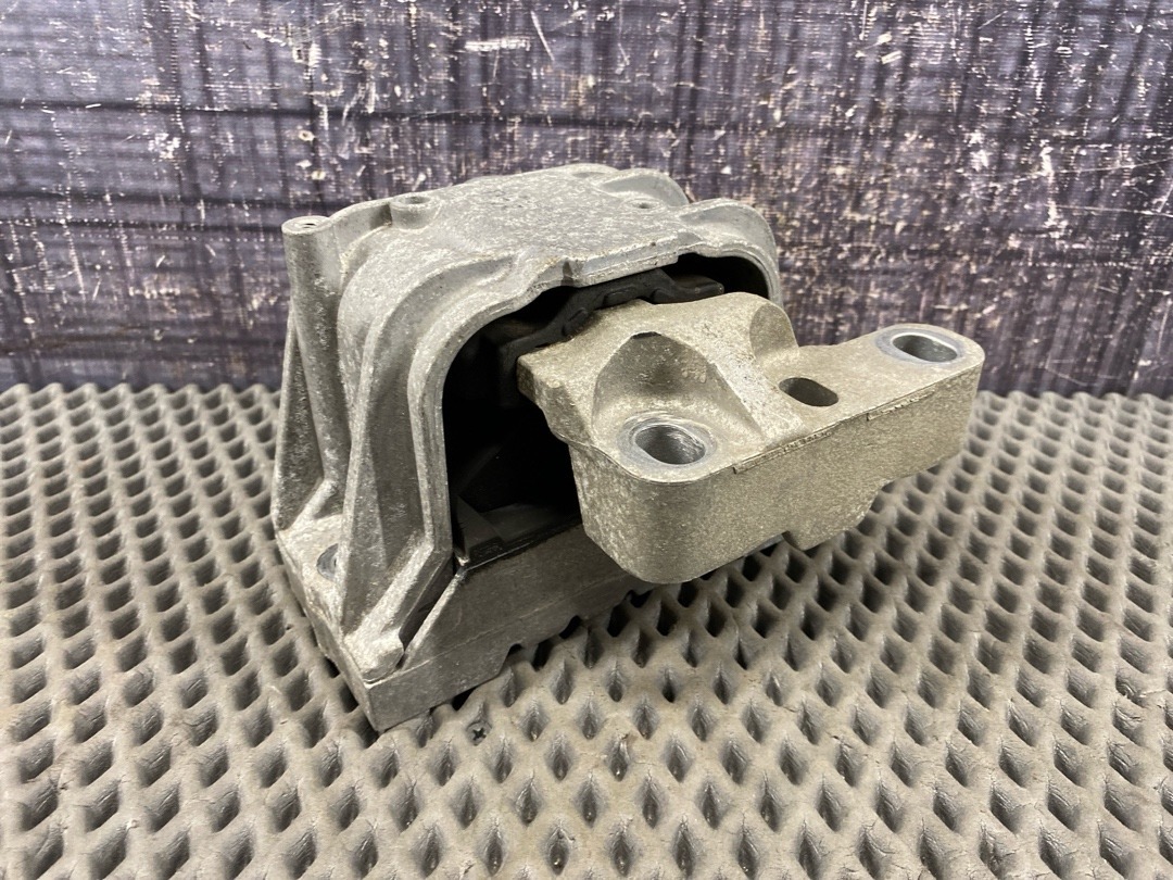 Подушка двигателя, 3730 рублей, Красноярск