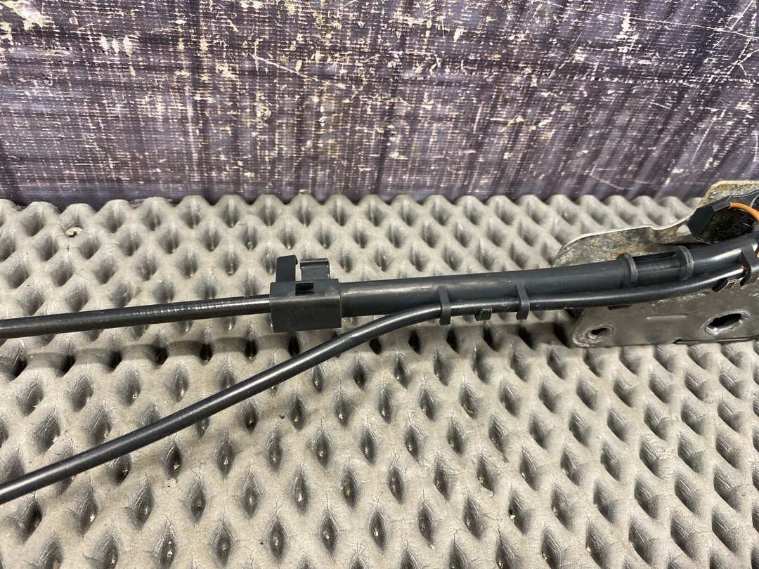 Замок капота, 1390 рублей, Красноярск