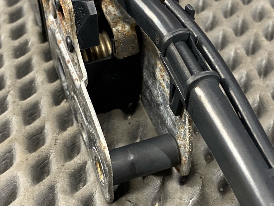 Замок капота, 1390 рублей, Красноярск