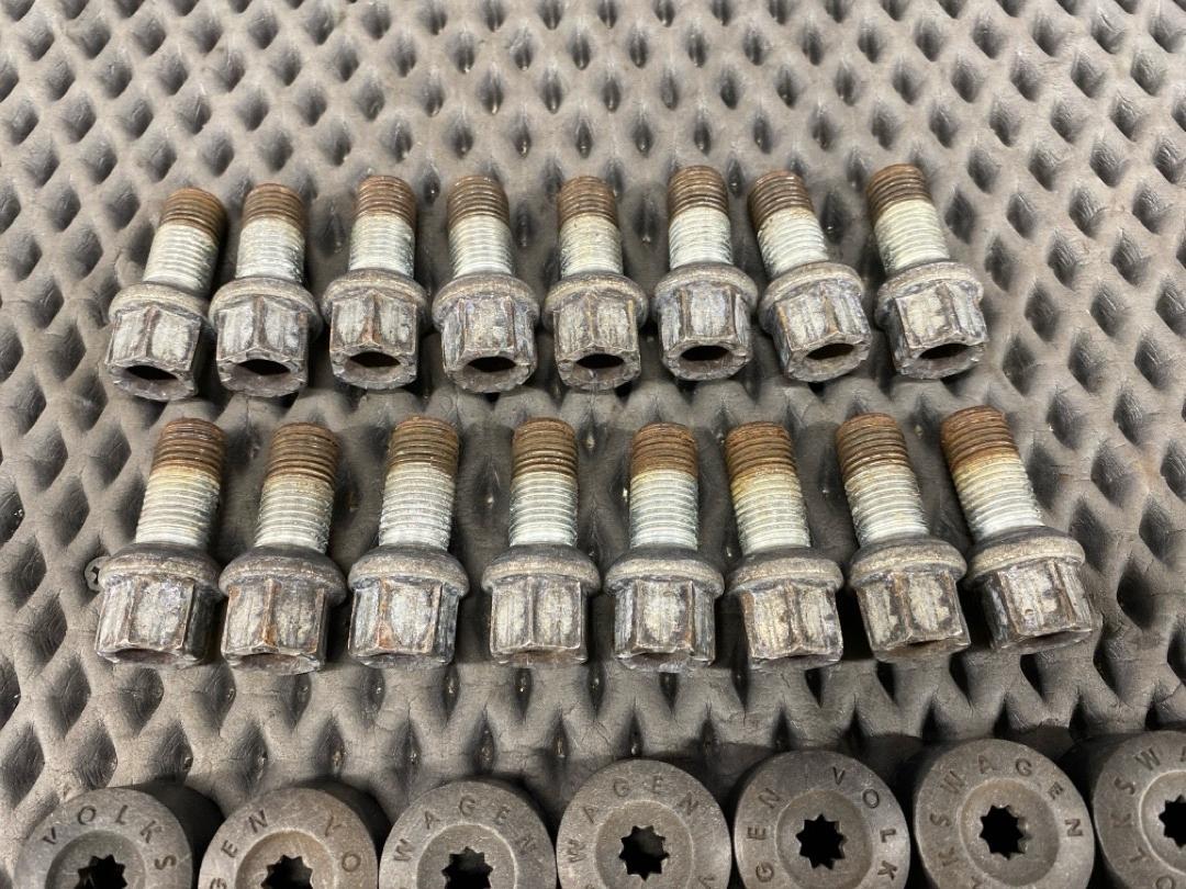 Комплект колесных болтов, 3210 рублей, Красноярск